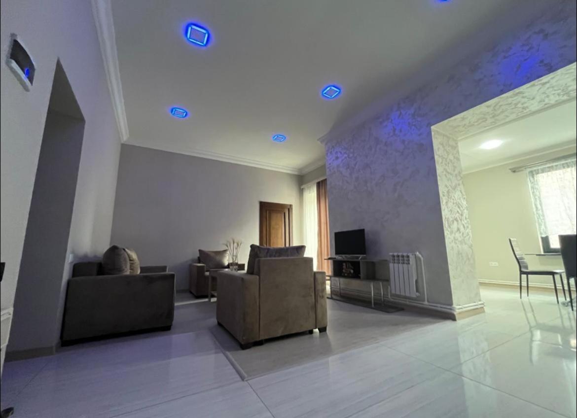 Appartement In Erevan Esterno foto
